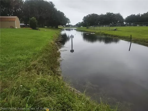 8200 Castile Rd, Sebring, FL 33876 photo 2