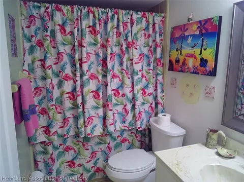 Bath - 3607 Edgewater Dr, Sebring, FL 33872 photo 2 of 5