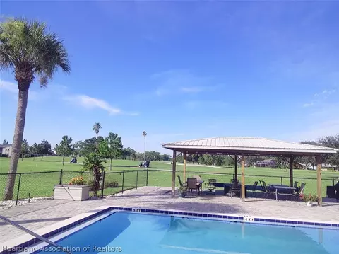 Exterior - 3607 Edgewater Dr, Sebring, FL 33872 photo 2 of 5