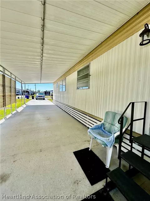 2002 Robin Ct, Sebring, FL 33870 photo 3