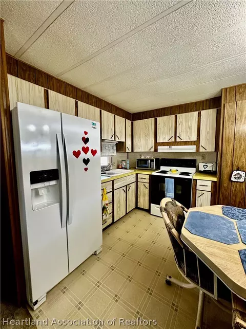 2002 Robin Ct, Sebring, FL 33870 photo 10
