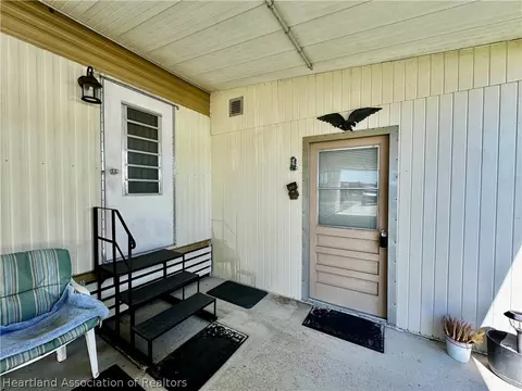 2002 Robin Ct, Sebring, FL 33870 photo 2