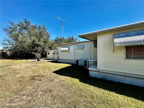 2002 Robin Ct, Sebring, FL 33870 photo 17