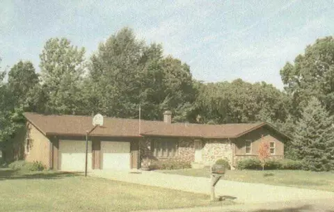 712 W Santa Fe Dr, Freeport, IL 61032 photo 1