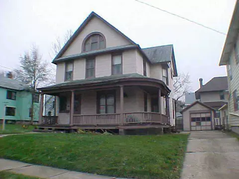 211 E Pleasant, Freeport, IL 61032 photo 2