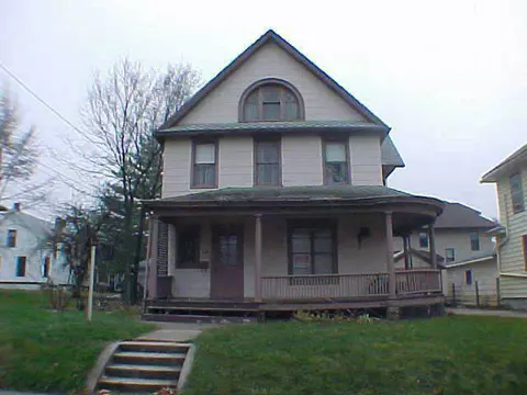 211 E Pleasant, Freeport, IL 61032 photo 1
