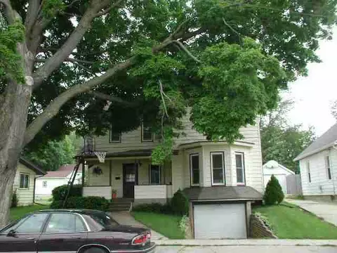 852 W Elk, Freeport, IL 61032 photo 1