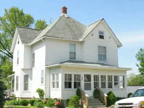 124 E Locust St, Lanark, IL 61046 photo 1