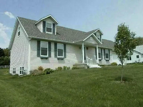 522 Huggins Ln, Lanark, IL 61046 photo 1