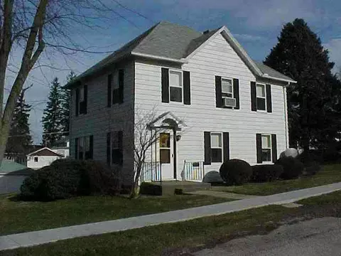 302 E Rdg, Mount Carroll, IL 61053 photo 1