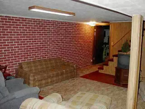 1829 N Ridge Dr, Freeport, IL 61032 photo 3
