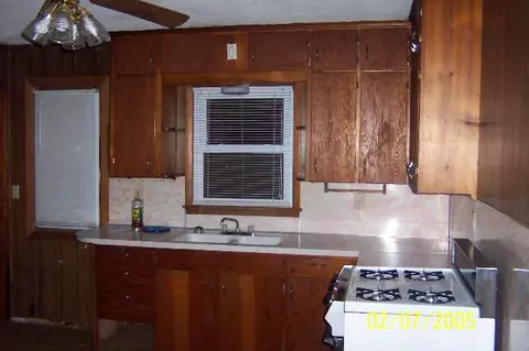 315 E First, Mcconnell, IL 61050 photo 1