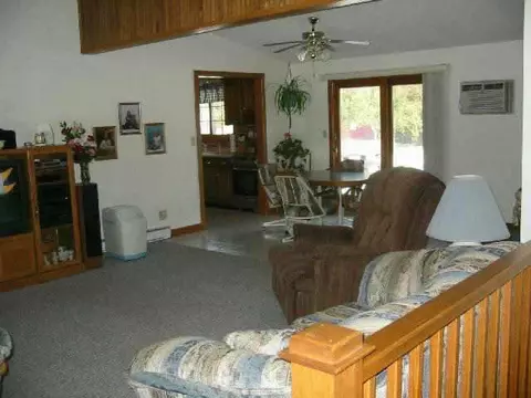 718 Maple, Lena, IL 61048 photo 2