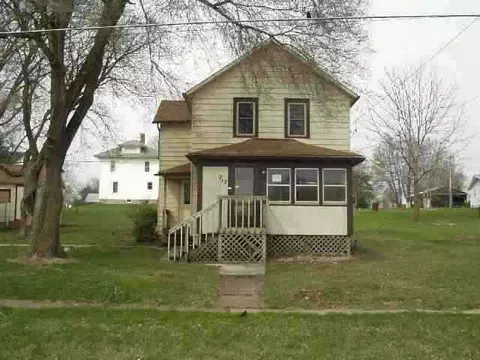 712 N Stanton St, Davis, IL 61019 photo 1