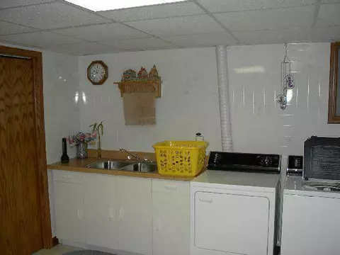 3317 W Forest Rd, Freeport, IL 61032 photo 2