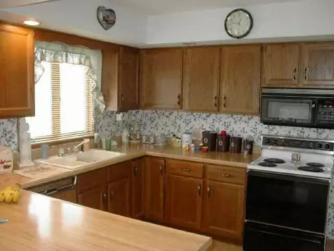 3317 W Forest Rd, Freeport, IL 61032 photo 7