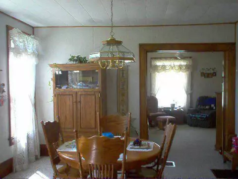 423 N Broad St, Lanark, IL 61046 photo 5