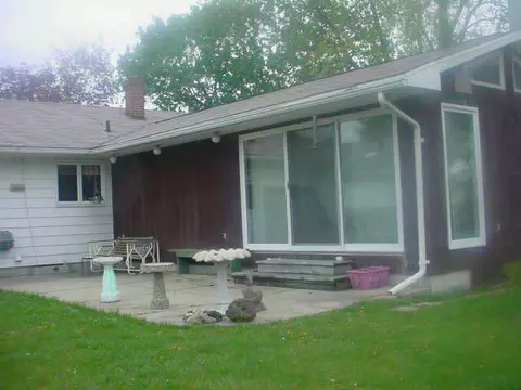 210 E Arch St, Shannon, IL 61078 photo 2