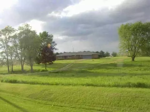 5172 E Borchers Rd, Freeport, IL 61032 photo 1