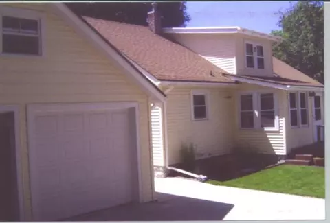 207 W 5th St, Leaf River, IL 61047 photo 1