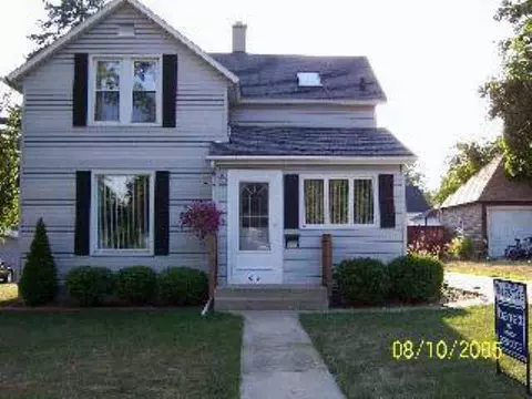 620 S Burchard, Freeport, IL 61032 photo 1