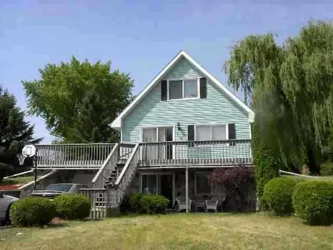 2106 Eagle Dr, Freeport, IL 61032 photo 1