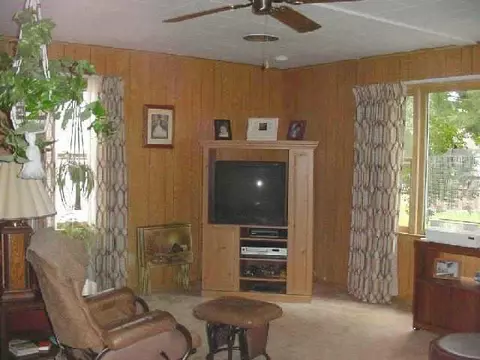 616 Youngs Ln, Freeport, IL 61032 photo 4