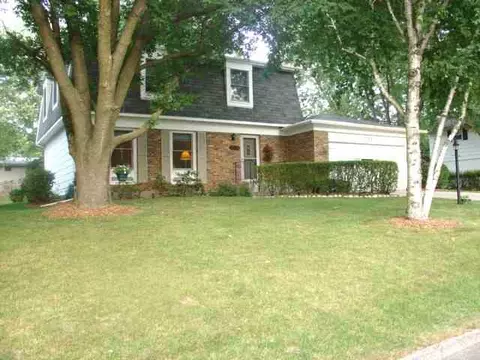731 Towne Dr, Freeport, IL 61032 photo 1