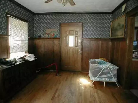 1458 S Float, Freeport, IL 61032 photo 3