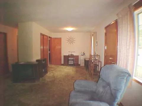1453 Winter Dr, Freeport, IL 61032 photo 5