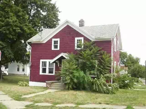 538 E Pleasant St, Freeport, IL 61032 photo 1
