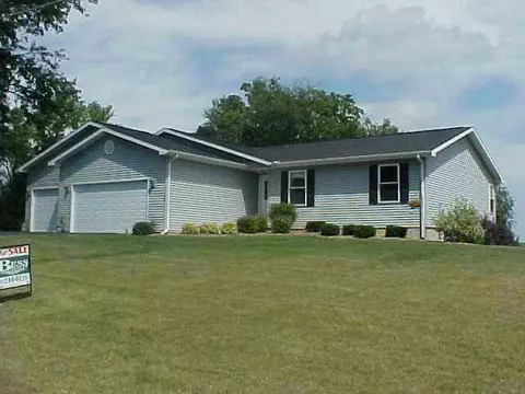 1106 E Benton, Mount Carroll, IL 61053 photo 1