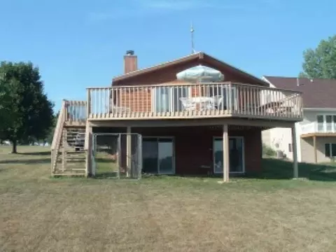 1906 Baintree, Davis, IL 61019 photo 3