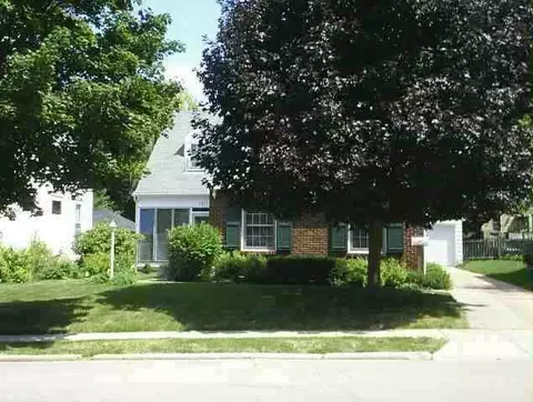 1217 S Maple Ave, Freeport, IL 61032 photo 1