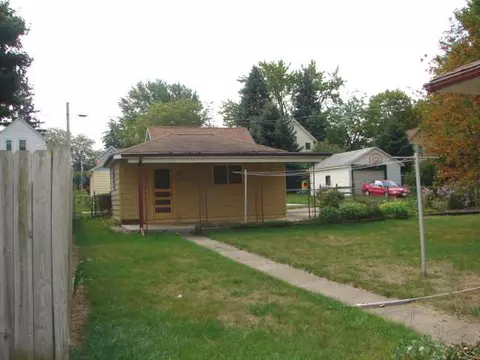 731 E Illinois, Freeport, IL 61032 photo 8
