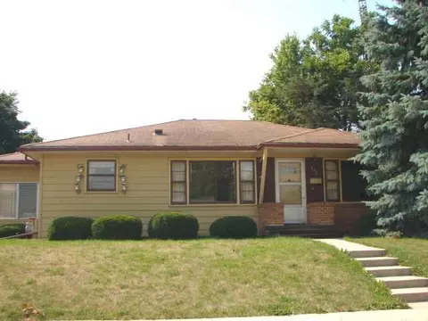 731 E Illinois, Freeport, IL 61032 photo 1