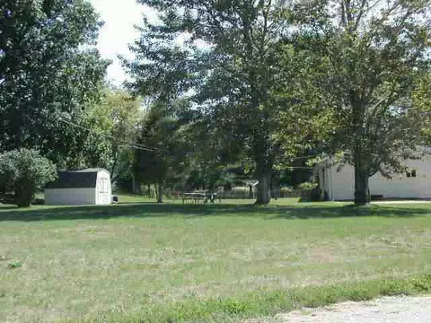 2452 Sunset, Freeport, IL 61032 photo 2
