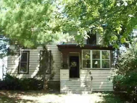 212 W Ringold, Freeport, IL 61032 photo 1