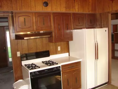 1202 Main St, Pecatonica, IL 61063 photo 2
