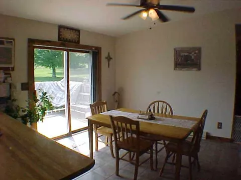 568 Baintree, Lake Summerset, IL 61019 photo 3
