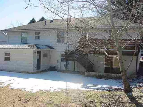 3436 W Loras, Freeport, IL 61032 photo 2