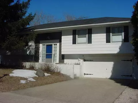 3436 W Loras, Freeport, IL 61032 photo 1