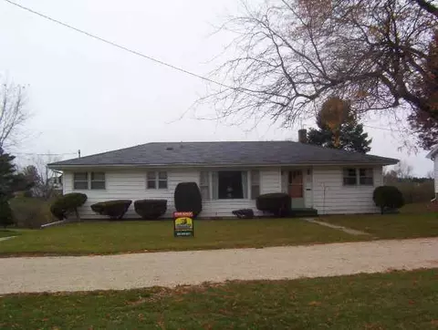 138 Parker Ct, Lanark, IL 61046 photo 1