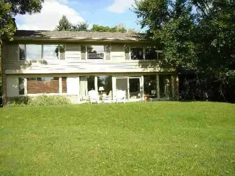 1645 Ridgefield Rd, Freeport, IL 61032 photo 2