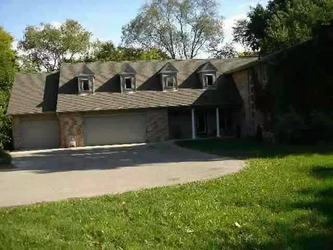1645 Ridgefield Rd, Freeport, IL 61032 photo 1