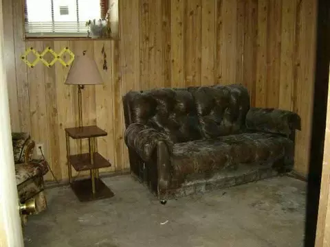 211 W John St, Freeport, IL 61032 photo 8