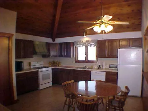 528 Baintree, Lake Summerset, IL 61019 photo 4