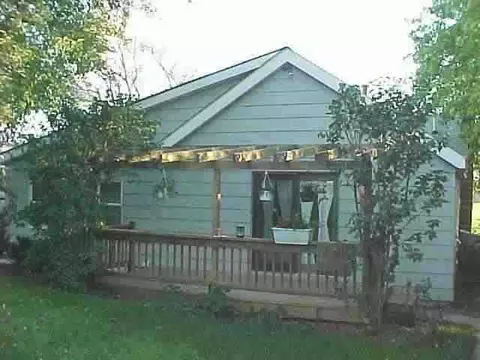 3768 River Rd, Freeport, IL 61032 photo 2