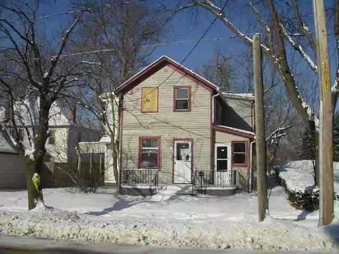 12 E Clark, Freeport, IL 61032 photo 1
