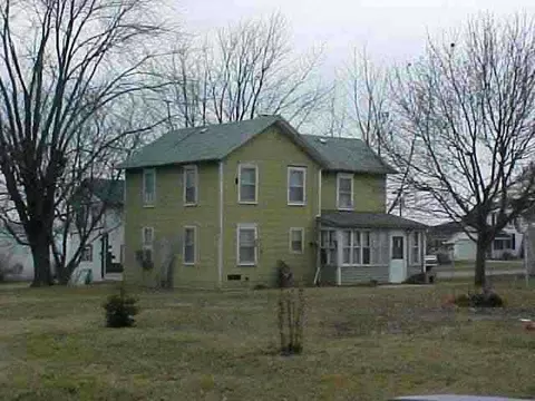 215 Marion, Chadwick, IL 61014 photo 2